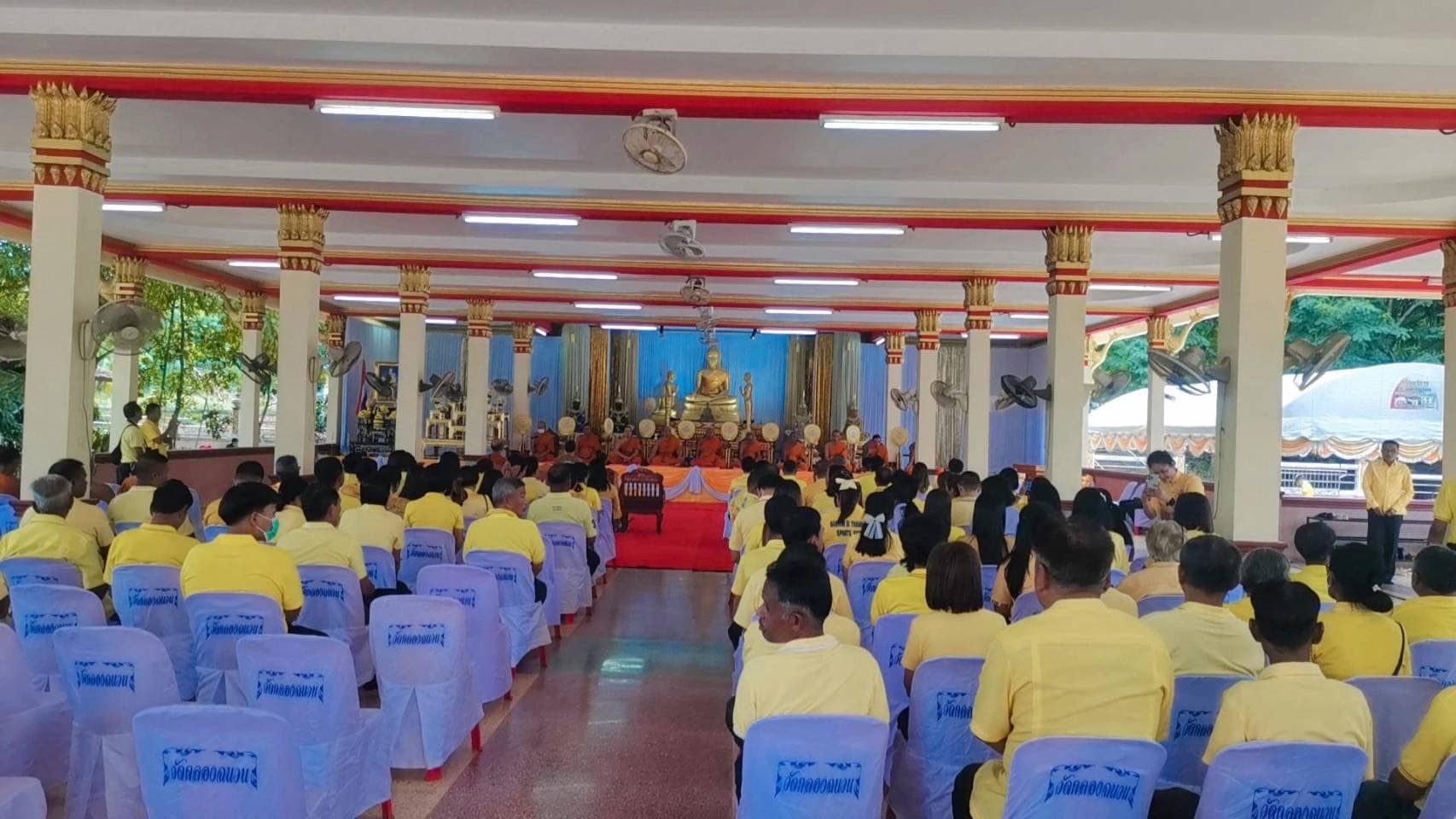 ร่วมพิธีเจริญพระพุทธมนต์ เฉลิมพระเกียรติถวายพระพรชัยมงคลแด่พระบาทสมเด็จพระเจ้าอยู่หัว เนื่องในโอกาสวันเฉลิมพระชนมพรรษา 6 รอบ 28 กรกฎาคม 2567 ณ วัดคลองฉนวน อำเภอเวียงสระ จังหวัดสุราษฎร์ธานี